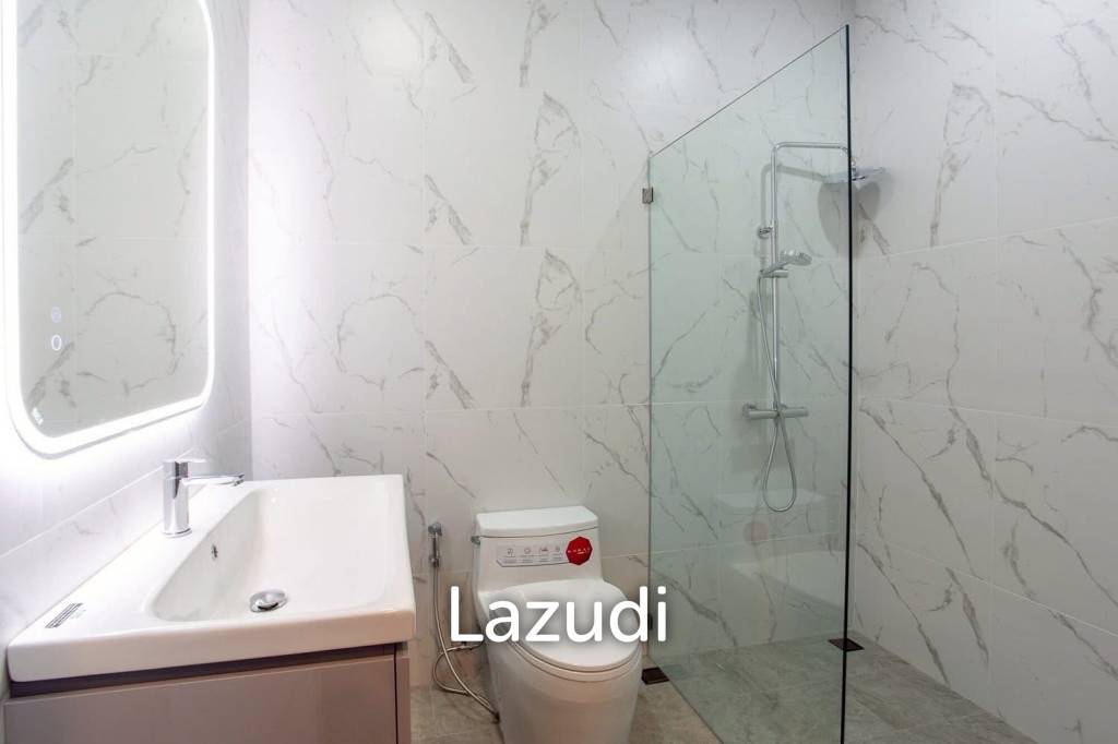 THE PINE VILLA : Luxury 4 bed pool villa close to town and beaches