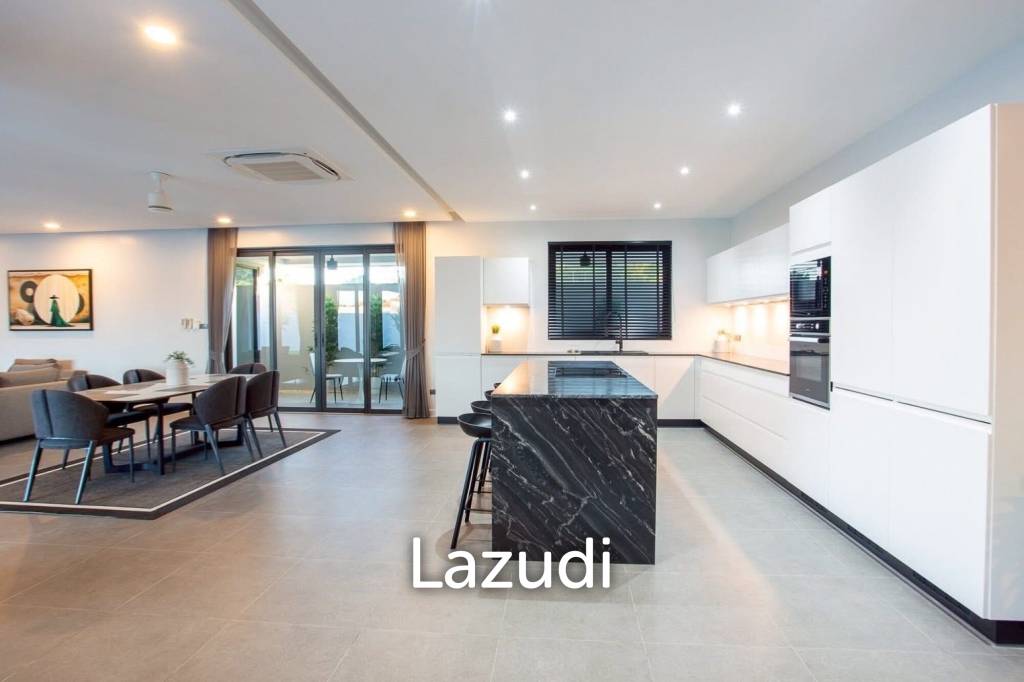 THE PINE VILLA : Luxury 4 bed pool villa close to town and beaches