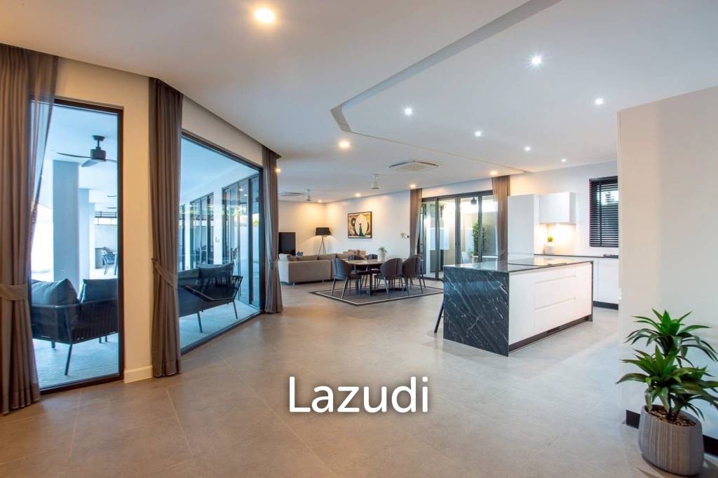 THE PINE VILLA : Luxury 4 bed pool villa close to town and beaches