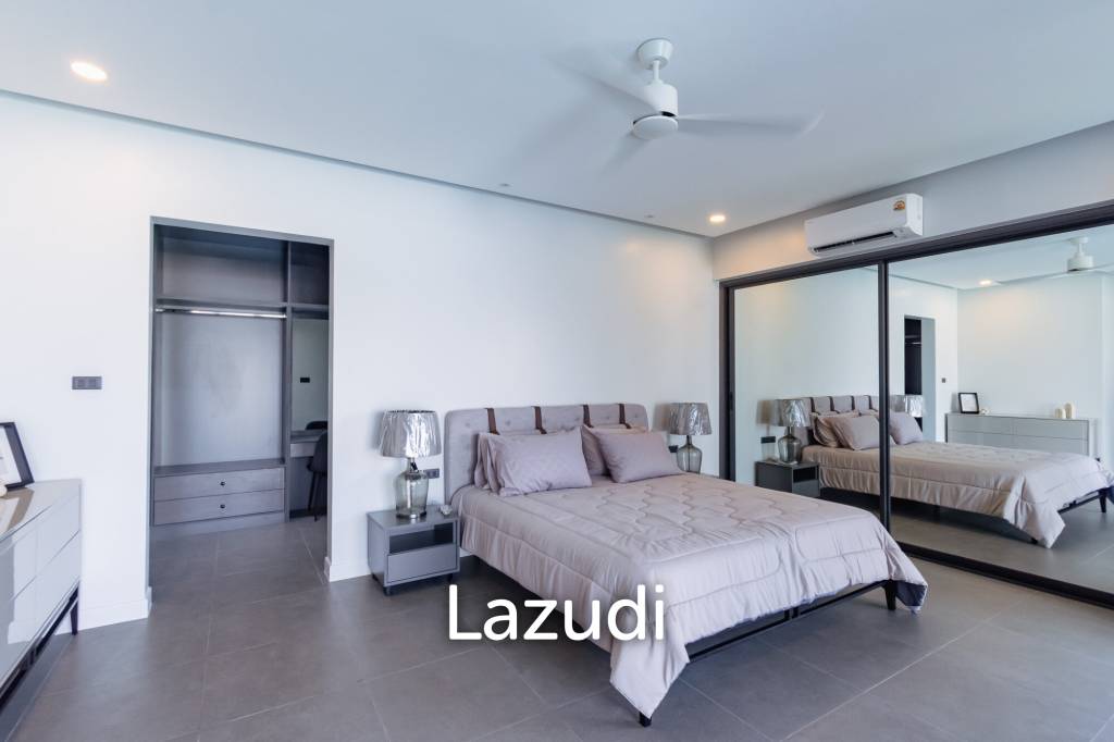 THE PINE VILLA : Luxury 4 bed pool villa close to town and beaches