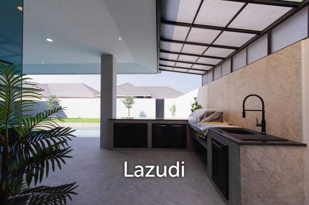 THE PINE VILLA : Luxury 4 bed pool villa close to town and beaches
