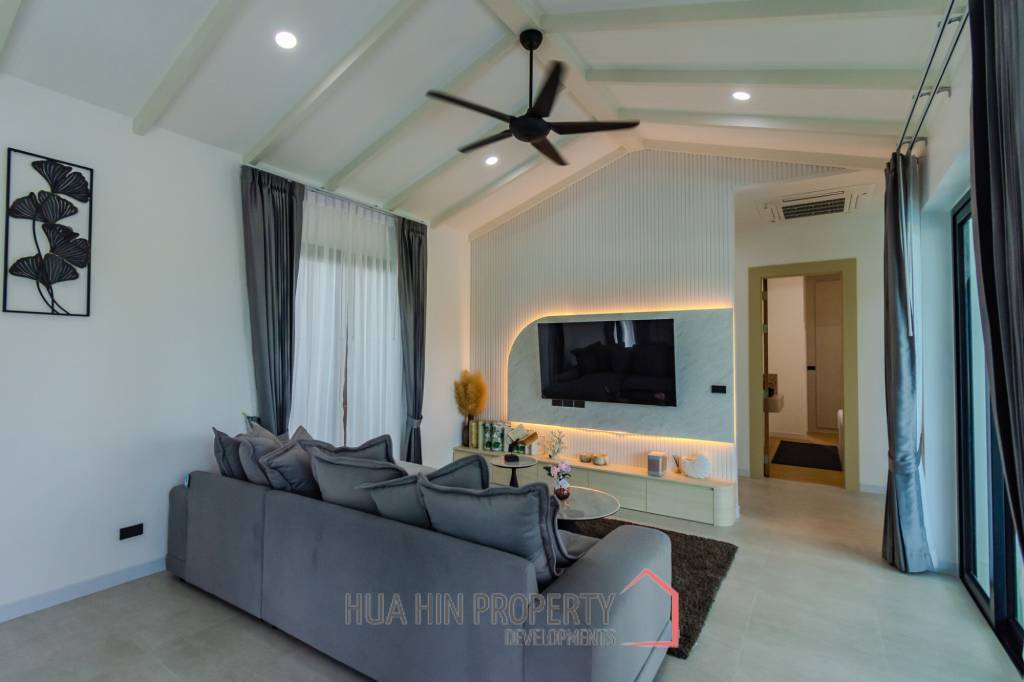 220 sqm pool villa in Hin Lek Fai Hua Hin – modern 3 bed home
