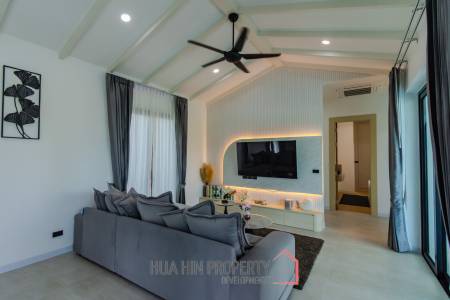 220 sqm pool villa in Hin Lek Fai Hua Hin – modern 3 bed home