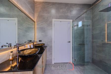 220 sqm pool villa in Hin Lek Fai Hua Hin – modern 3 bed home
