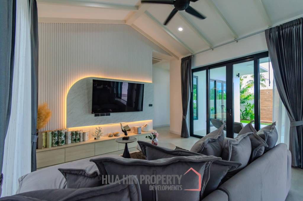 220 sqm pool villa in Hin Lek Fai Hua Hin – modern 3 bed home