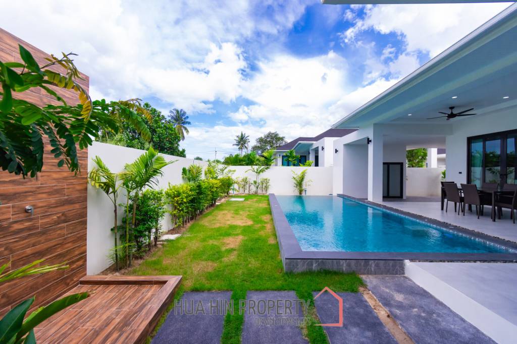 220 sqm pool villa in Hin Lek Fai Hua Hin – modern 3 bed home