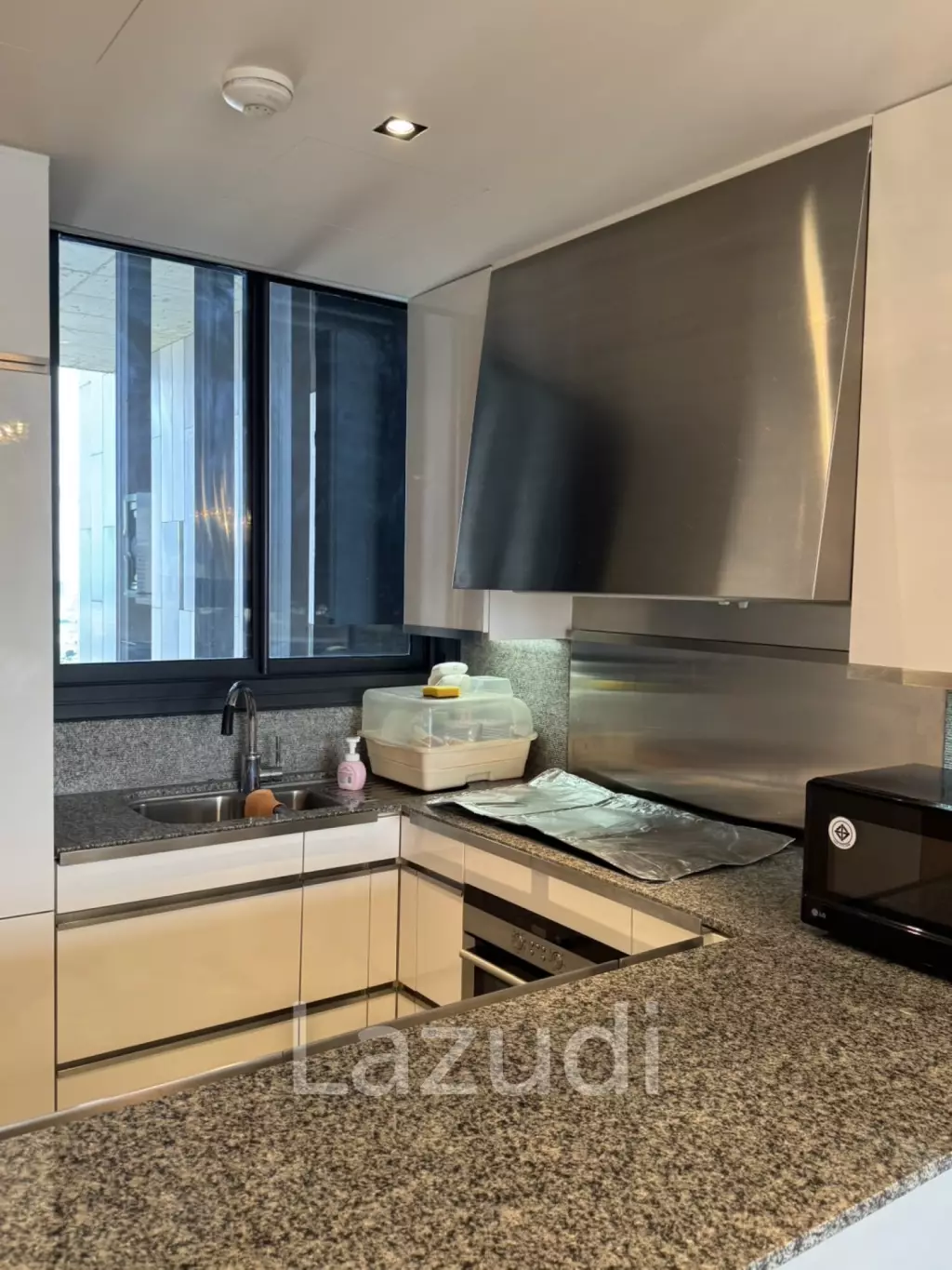 2 Bedroom 2 Bathroom 94 Sq.m The Met