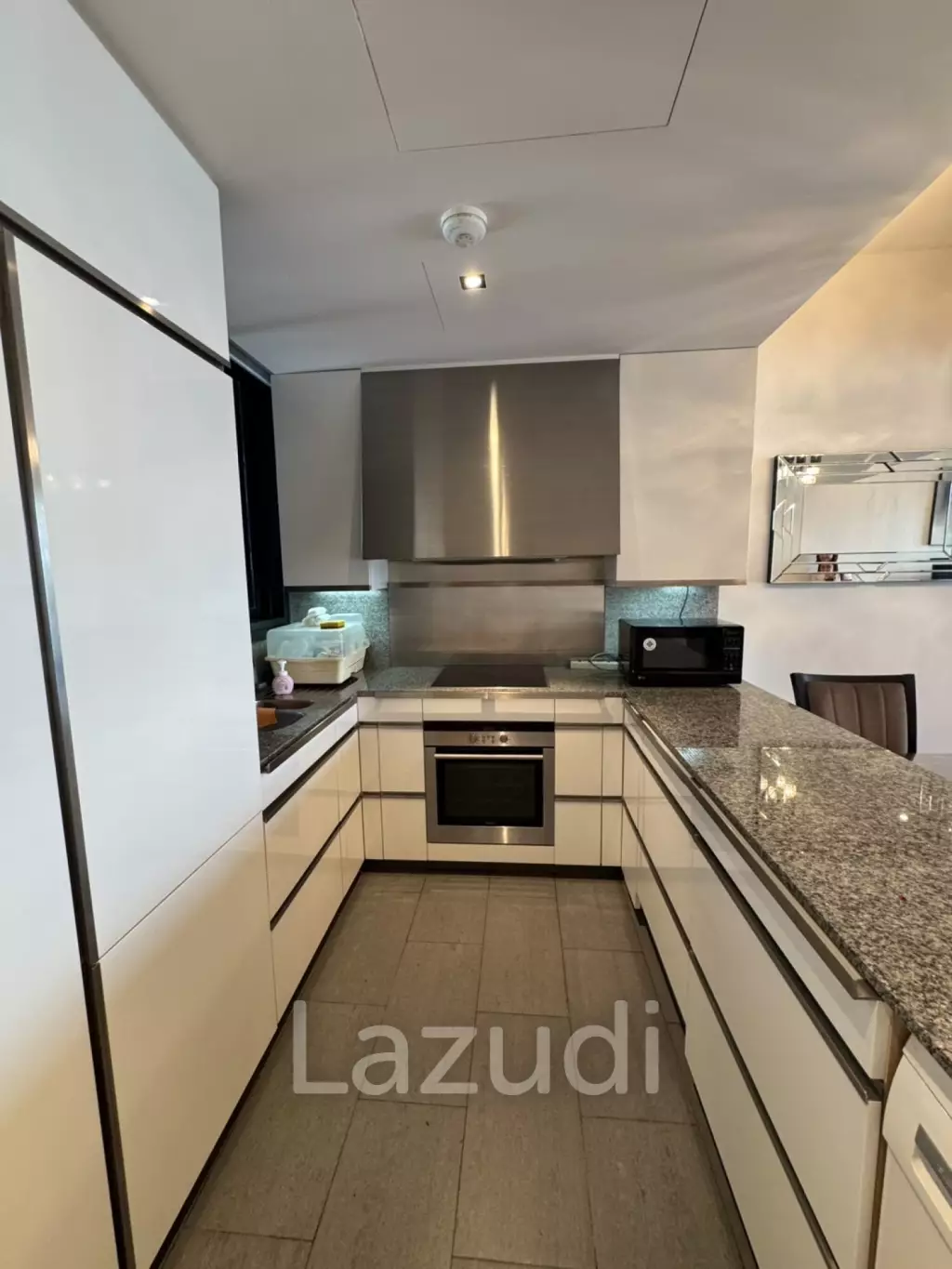2 Bedroom 2 Bathroom 94 Sq.m The Met