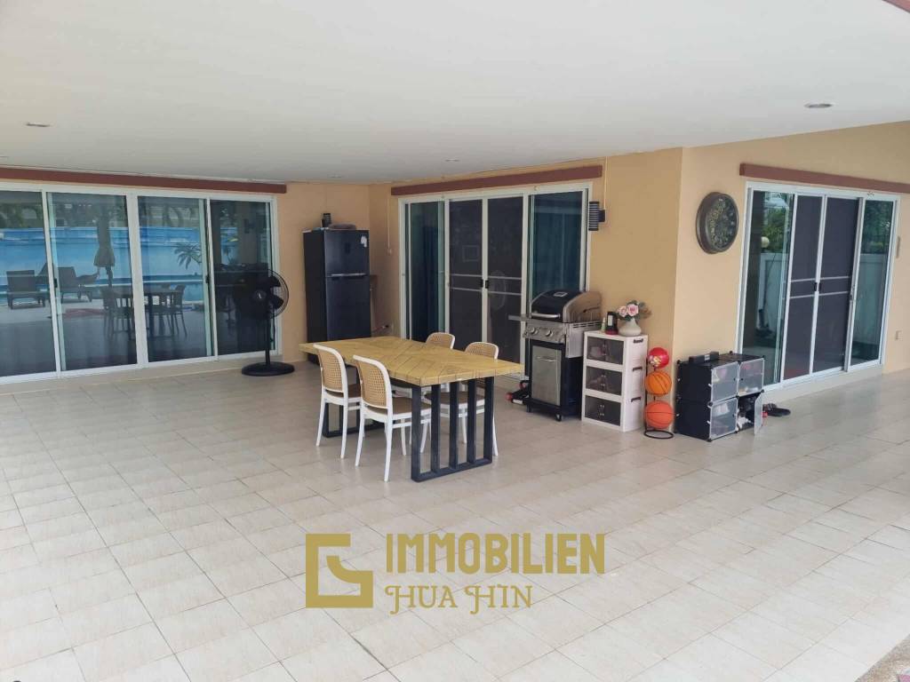 mit Gästehaus / privater Pool / 240 qm Wohnfläche