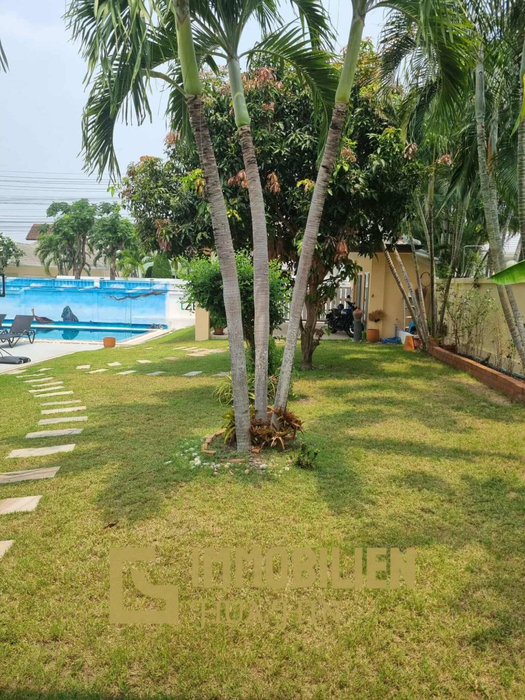 mit Gästehaus / privater Pool / 240 qm Wohnfläche