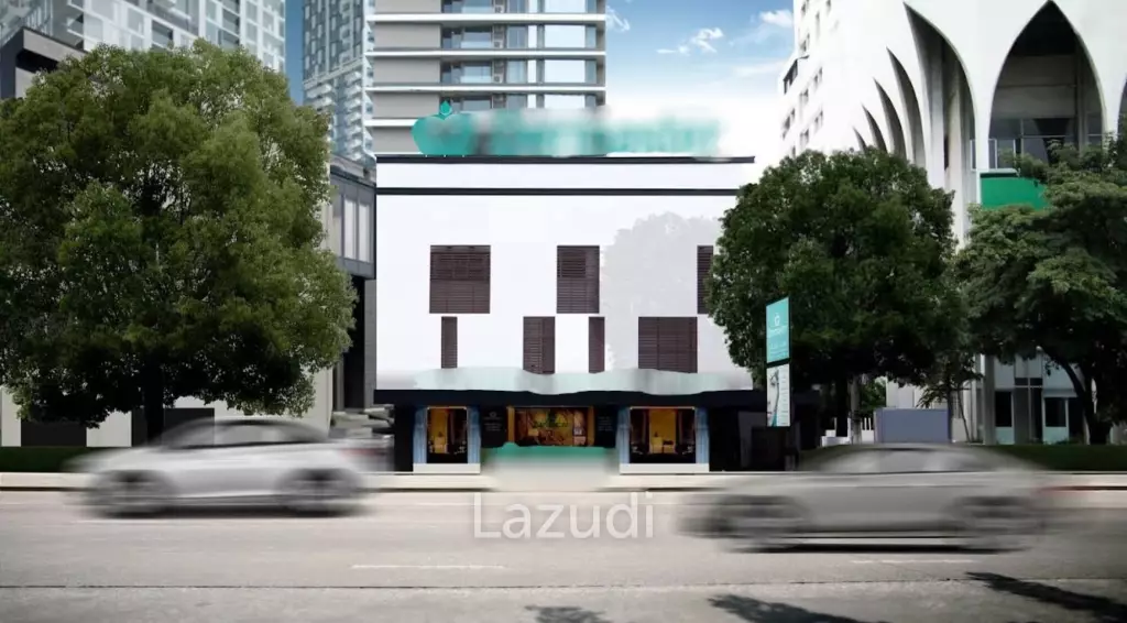 Building for rent on Main Sathorn Road