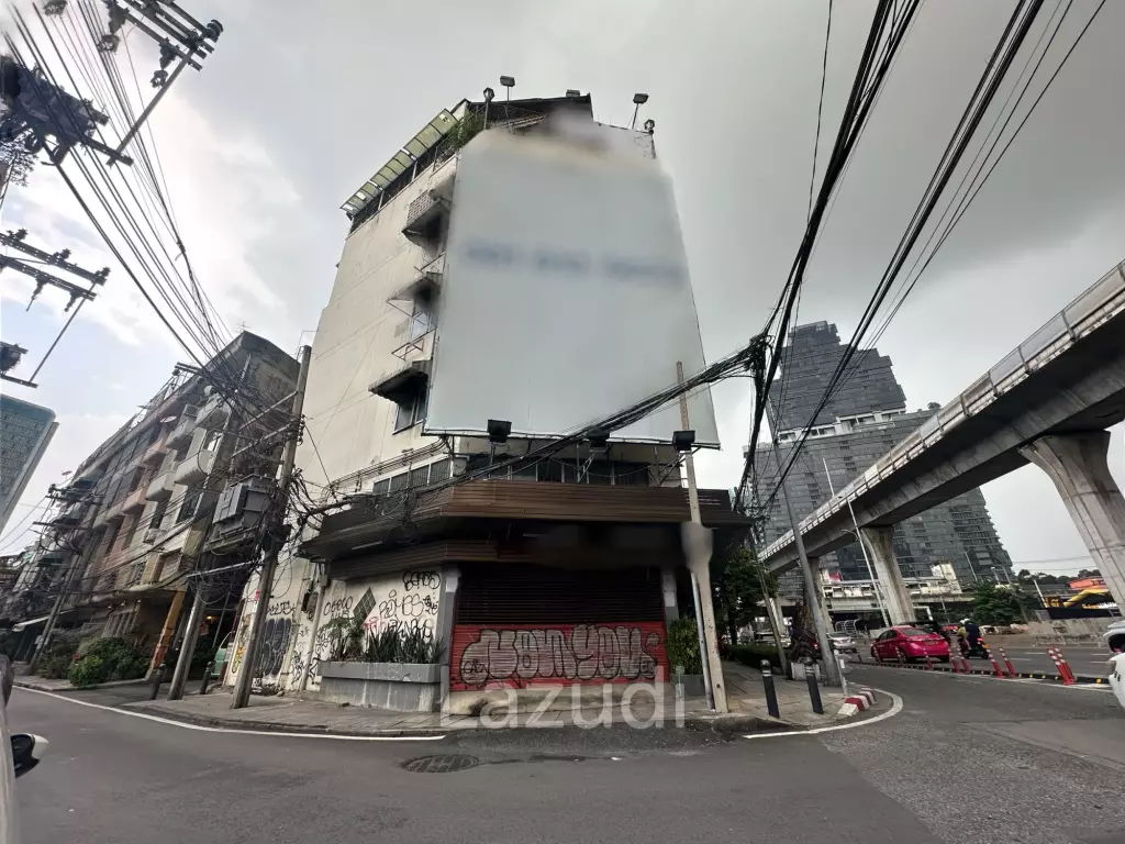 Prime Retail Space for Sale in Si Lom Bangkok