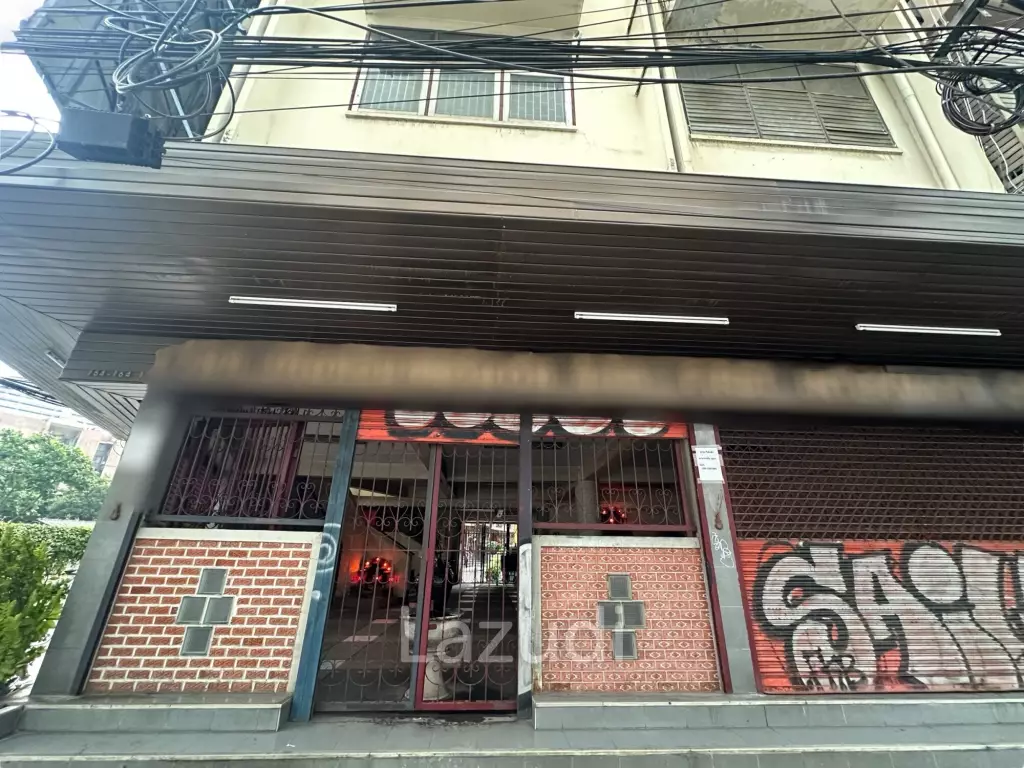 Prime Retail Space for Sale in Si Lom Bangkok