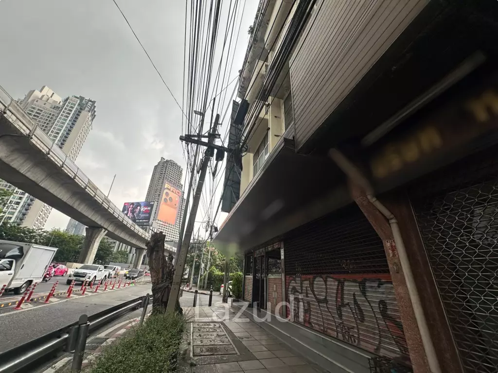 Prime Retail Space for Sale in Si Lom Bangkok