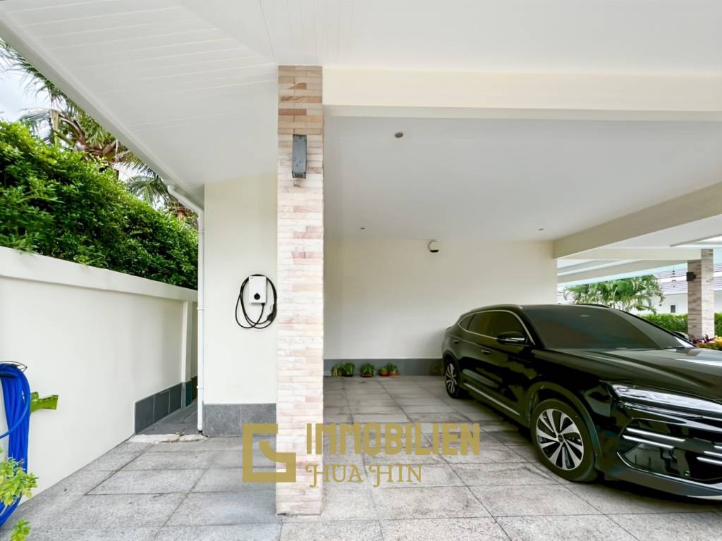 Terrain de 700 m² / cuisine extérieure / système solaire de 5 kW