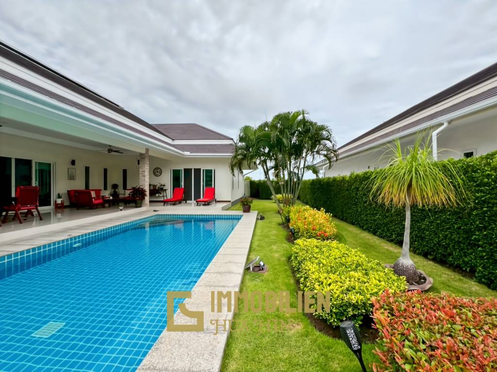 Terrain de 700 m² / cuisine extérieure / système solaire de 5 kW