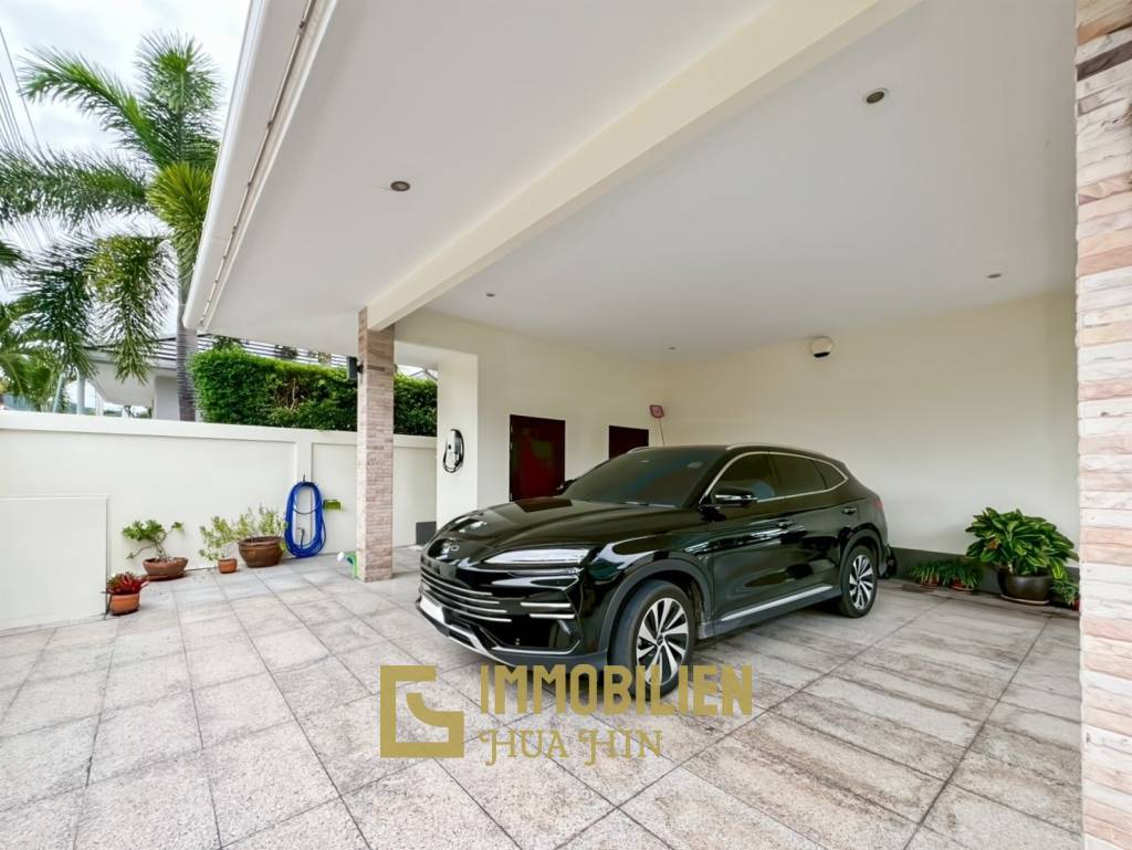 Terrain de 700 m² / cuisine extérieure / système solaire de 5 kW