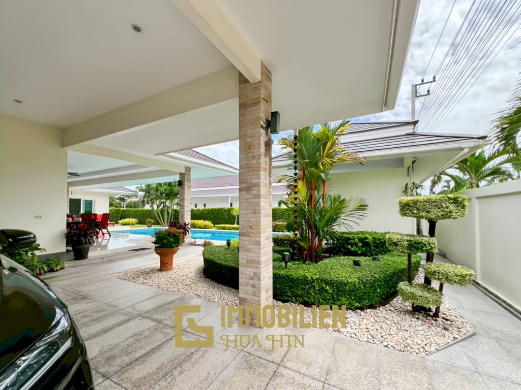 Terrain de 700 m² / cuisine extérieure / système solaire de 5 kW