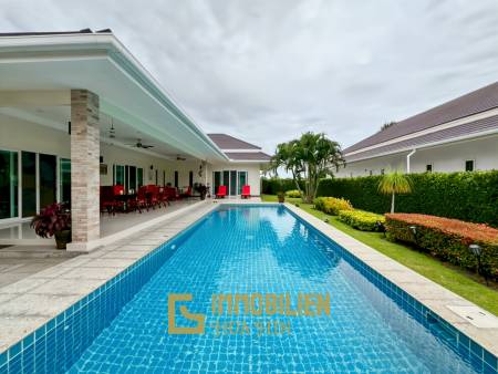 Terrain de 700 m² / cuisine extérieure / système solaire de 5 kW