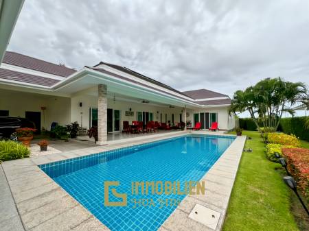 Terrain de 700 m² / cuisine extérieure / système solaire de 5 kW