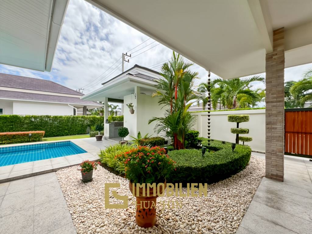 Terrain de 700 m² / cuisine extérieure / système solaire de 5 kW