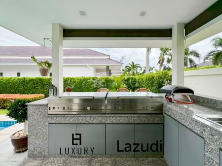 Terrain de 700 m² / cuisine extérieure / système solaire de 5 kW