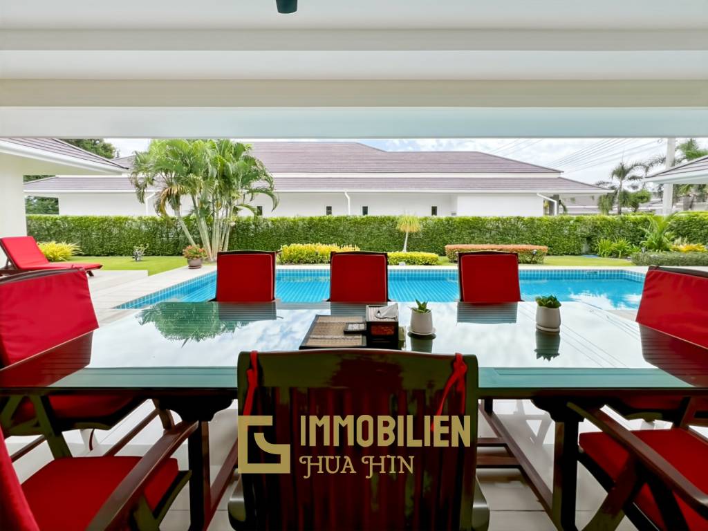 Terrain de 700 m² / cuisine extérieure / système solaire de 5 kW