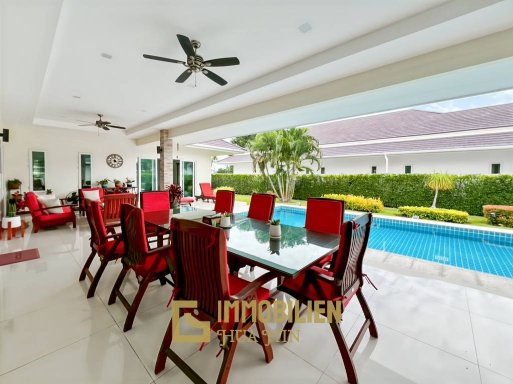 Terrain de 700 m² / cuisine extérieure / système solaire de 5 kW