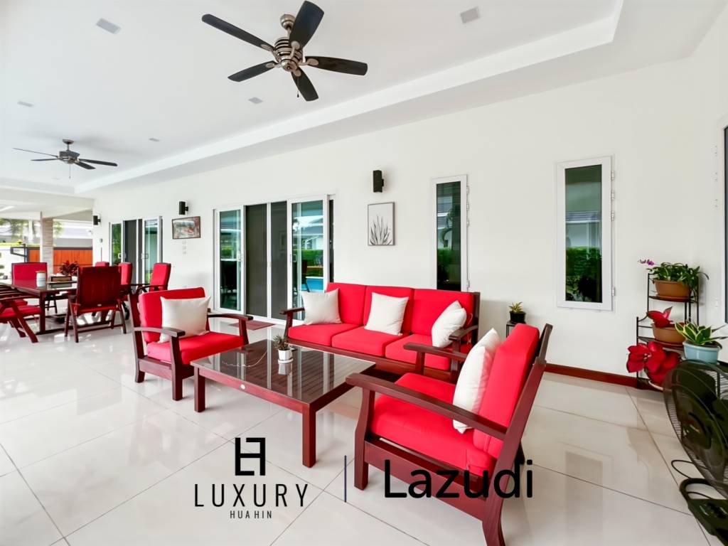 Terrain de 700 m² / cuisine extérieure / système solaire de 5 kW