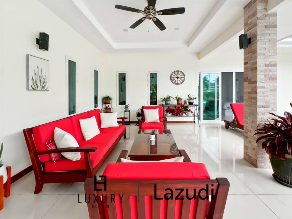 Terrain de 700 m² / cuisine extérieure / système solaire de 5 kW