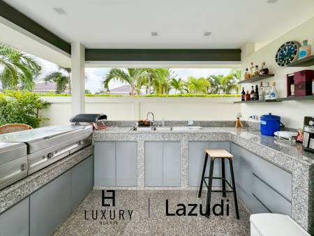 Terrain de 700 m² / cuisine extérieure / système solaire de 5 kW