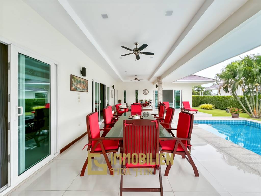 Terrain de 700 m² / cuisine extérieure / système solaire de 5 kW