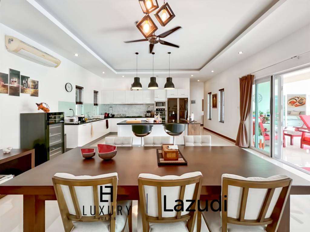 Terrain de 700 m² / cuisine extérieure / système solaire de 5 kW