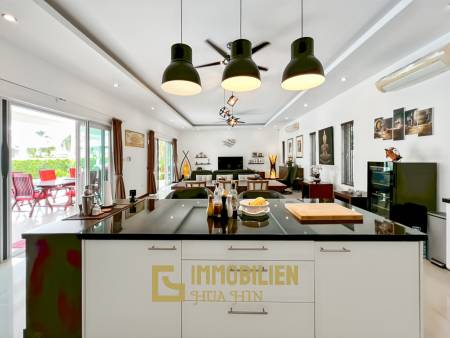 Terrain de 700 m² / cuisine extérieure / système solaire de 5 kW