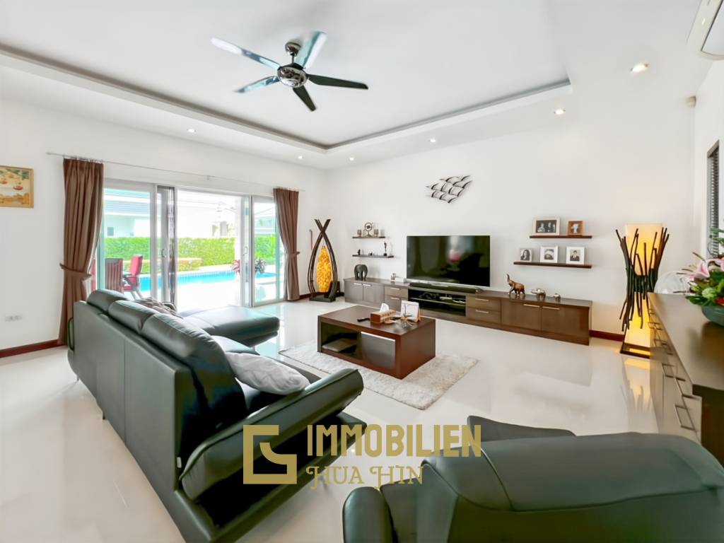 Terrain de 700 m² / cuisine extérieure / système solaire de 5 kW