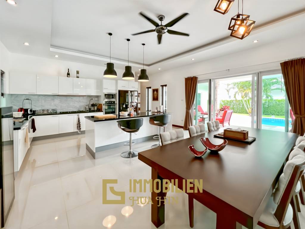 Terrain de 700 m² / cuisine extérieure / système solaire de 5 kW