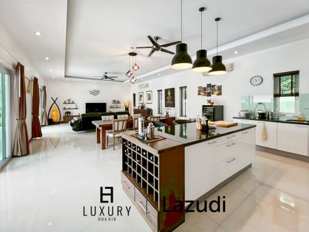 Terrain de 700 m² / cuisine extérieure / système solaire de 5 kW