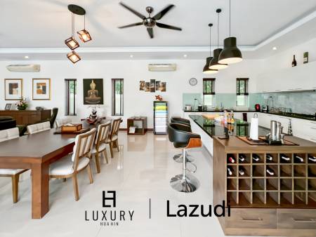 Terrain de 700 m² / cuisine extérieure / système solaire de 5 kW