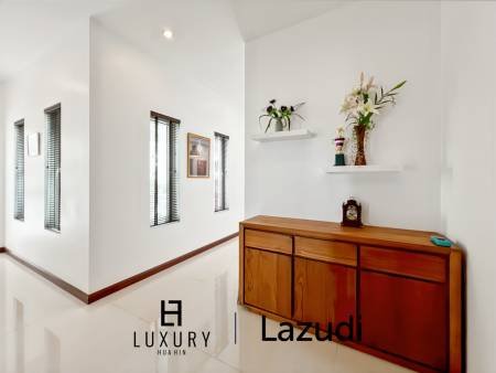 Terrain de 700 m² / cuisine extérieure / système solaire de 5 kW