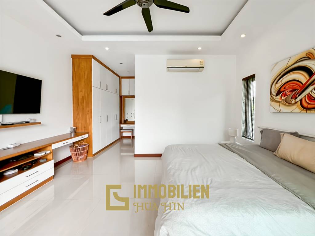 Terrain de 700 m² / cuisine extérieure / système solaire de 5 kW