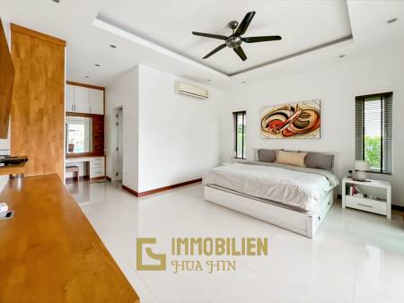 Terrain de 700 m² / cuisine extérieure / système solaire de 5 kW