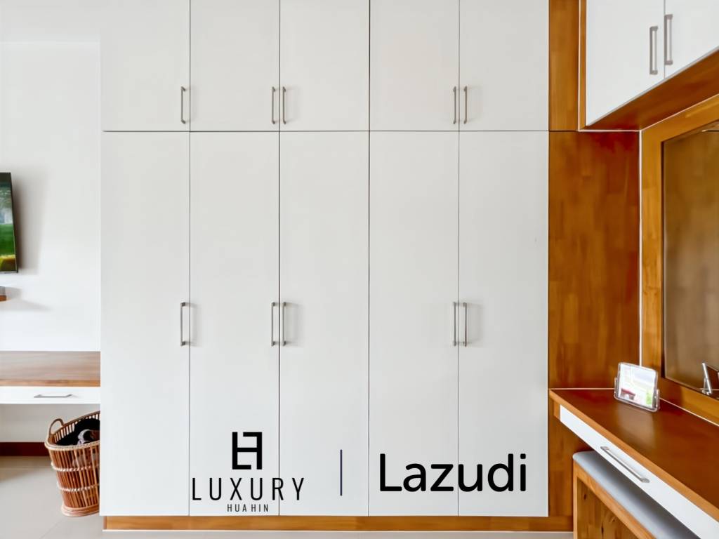 Terrain de 700 m² / cuisine extérieure / système solaire de 5 kW