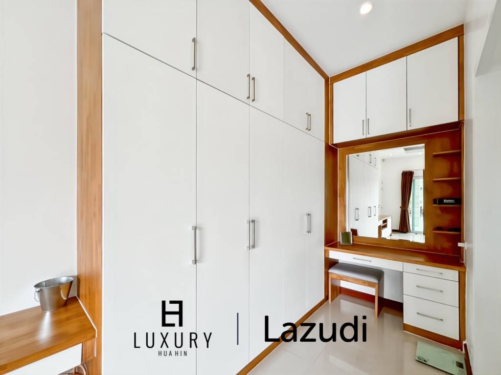 Terrain de 700 m² / cuisine extérieure / système solaire de 5 kW