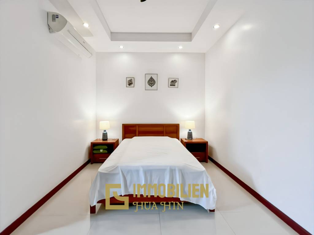 Terrain de 700 m² / cuisine extérieure / système solaire de 5 kW