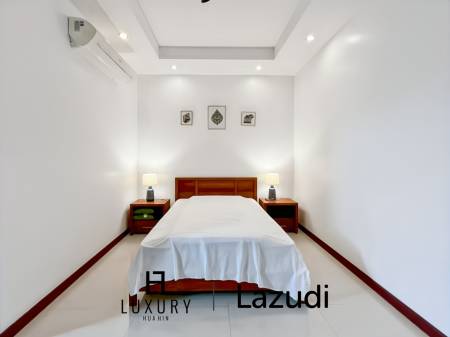 Terrain de 700 m² / cuisine extérieure / système solaire de 5 kW