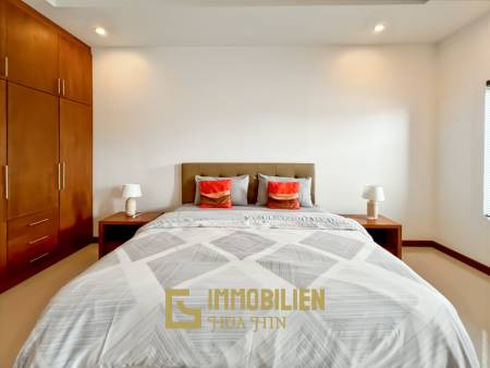 Terrain de 700 m² / cuisine extérieure / système solaire de 5 kW