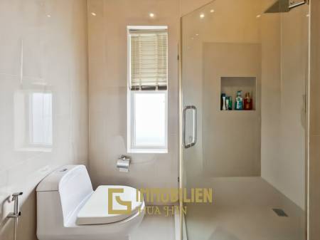 Terrain de 700 m² / cuisine extérieure / système solaire de 5 kW