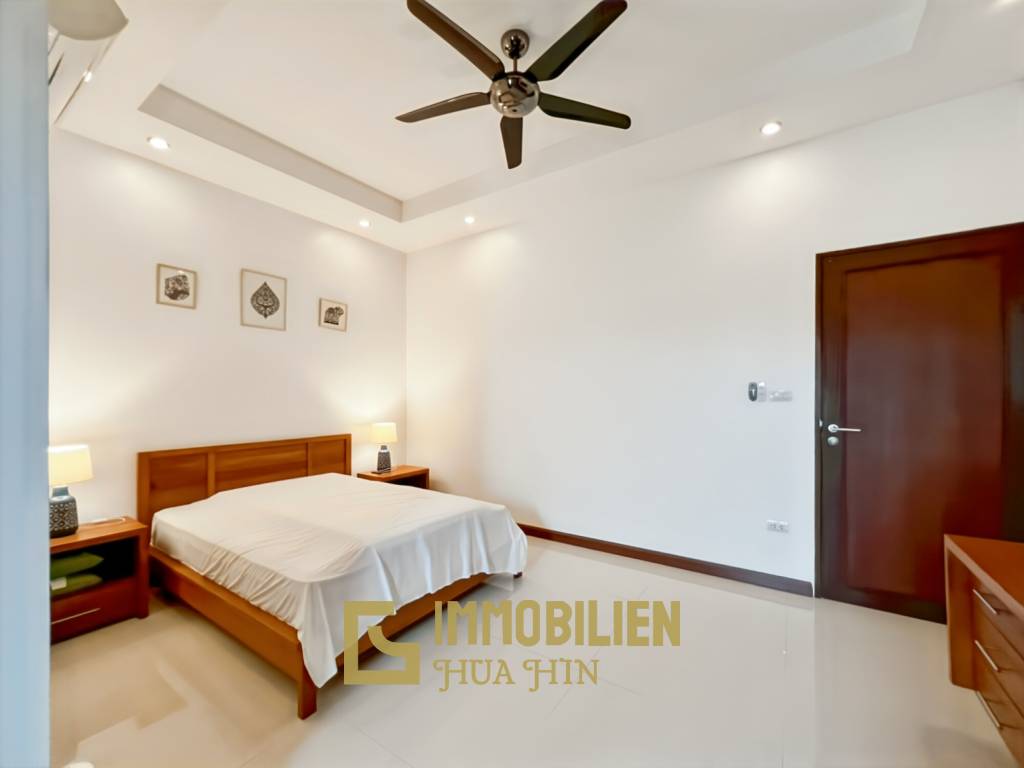 Terrain de 700 m² / cuisine extérieure / système solaire de 5 kW