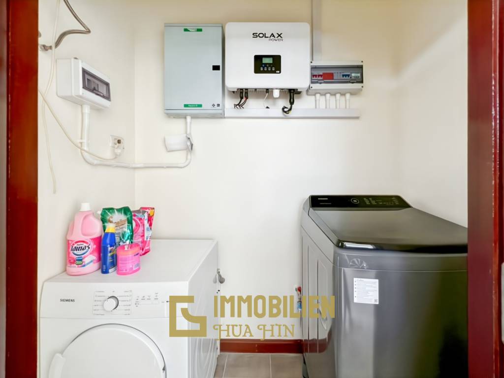 Terrain de 700 m² / cuisine extérieure / système solaire de 5 kW