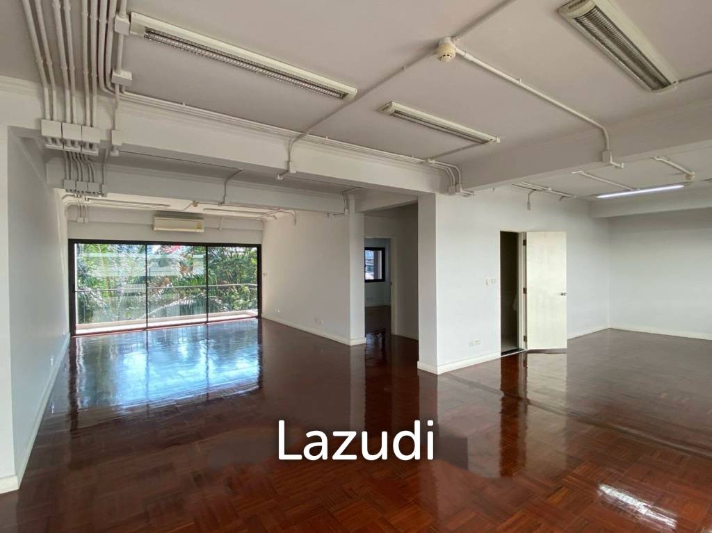 Modern Office Space in a Prime Location near MRT Asoke